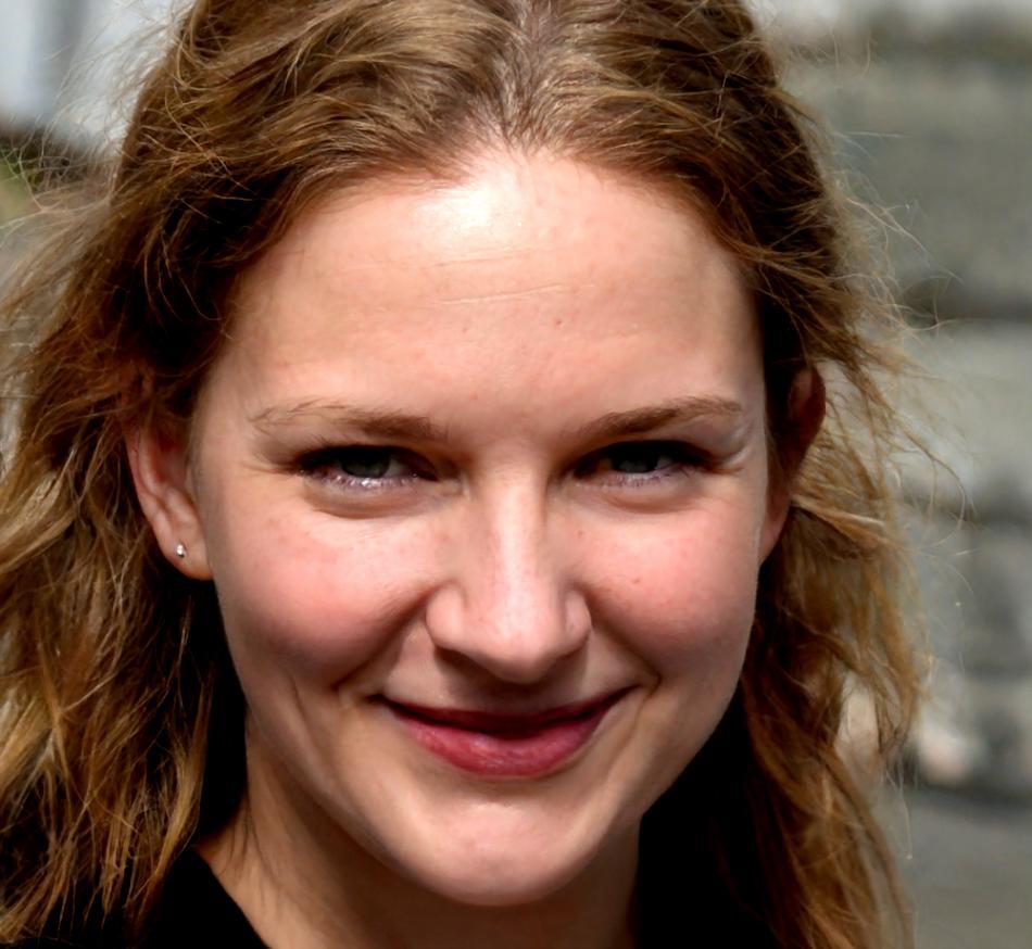 Portrait de Marie Dubois, experte en finances personnelles